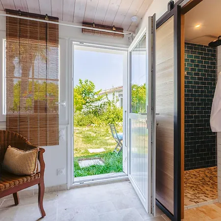 Escapades Oceanes Bed & Breakfast