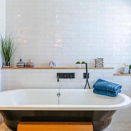 Escapades Oceanes Bed & Breakfast 3*